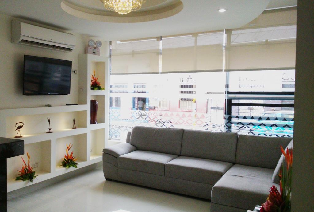 Bora Hotel Икитос Екстериор снимка