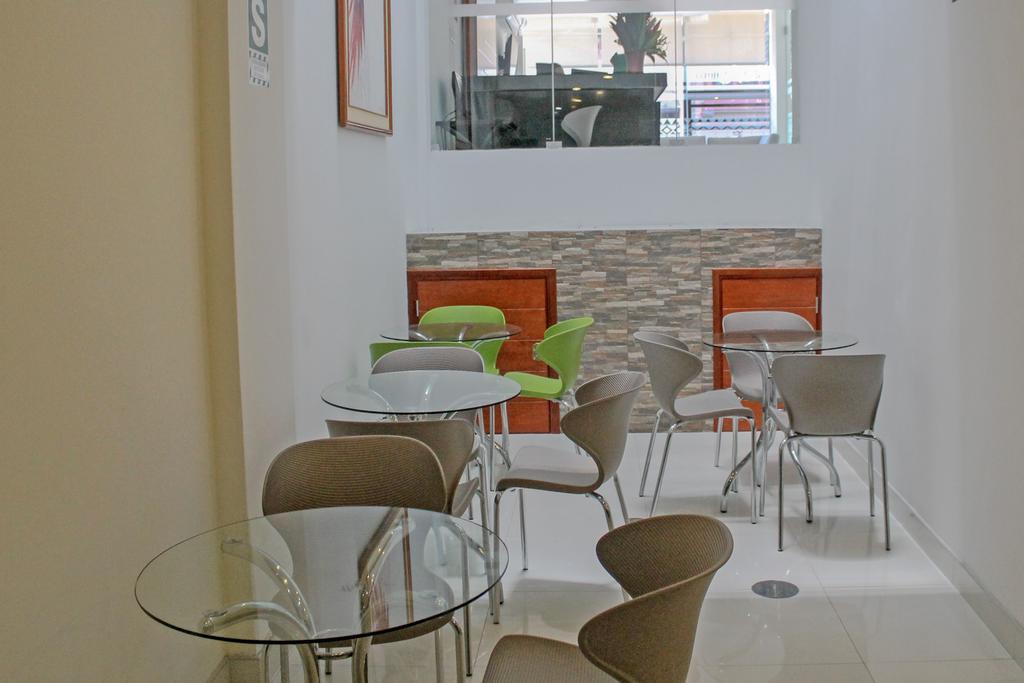 Bora Hotel Икитос Екстериор снимка