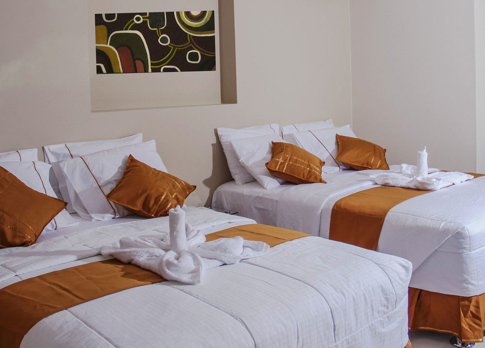 Bora Hotel Икитос Екстериор снимка