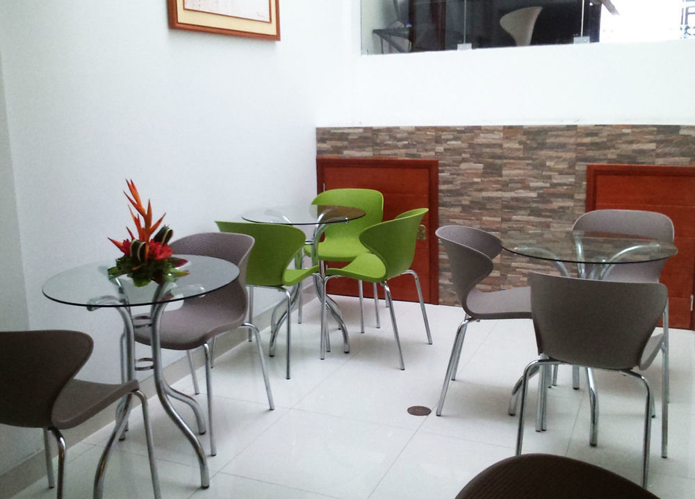 Bora Hotel Икитос Екстериор снимка